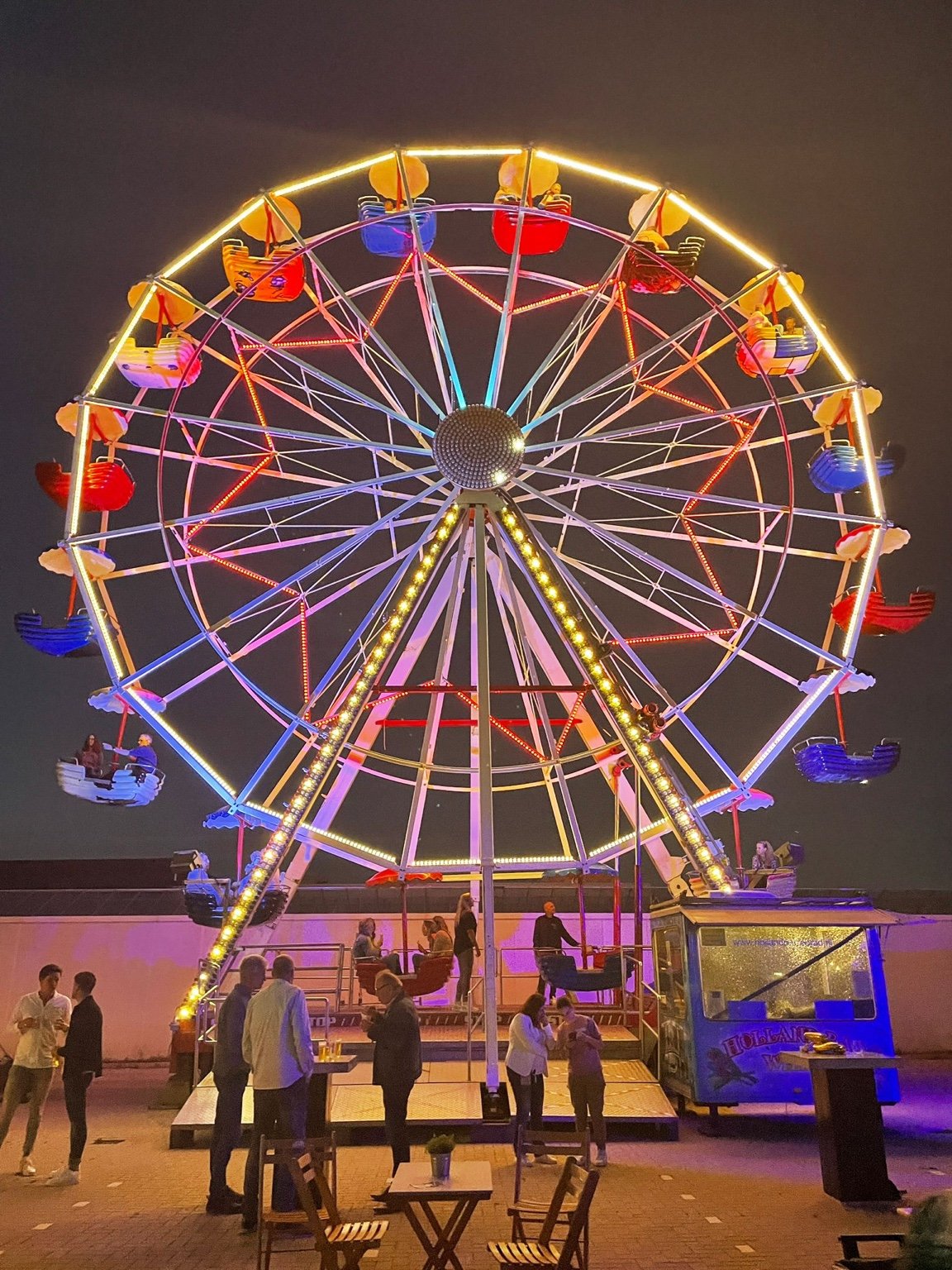 Reuzenrad op dakterras bij bedrijfsevenement